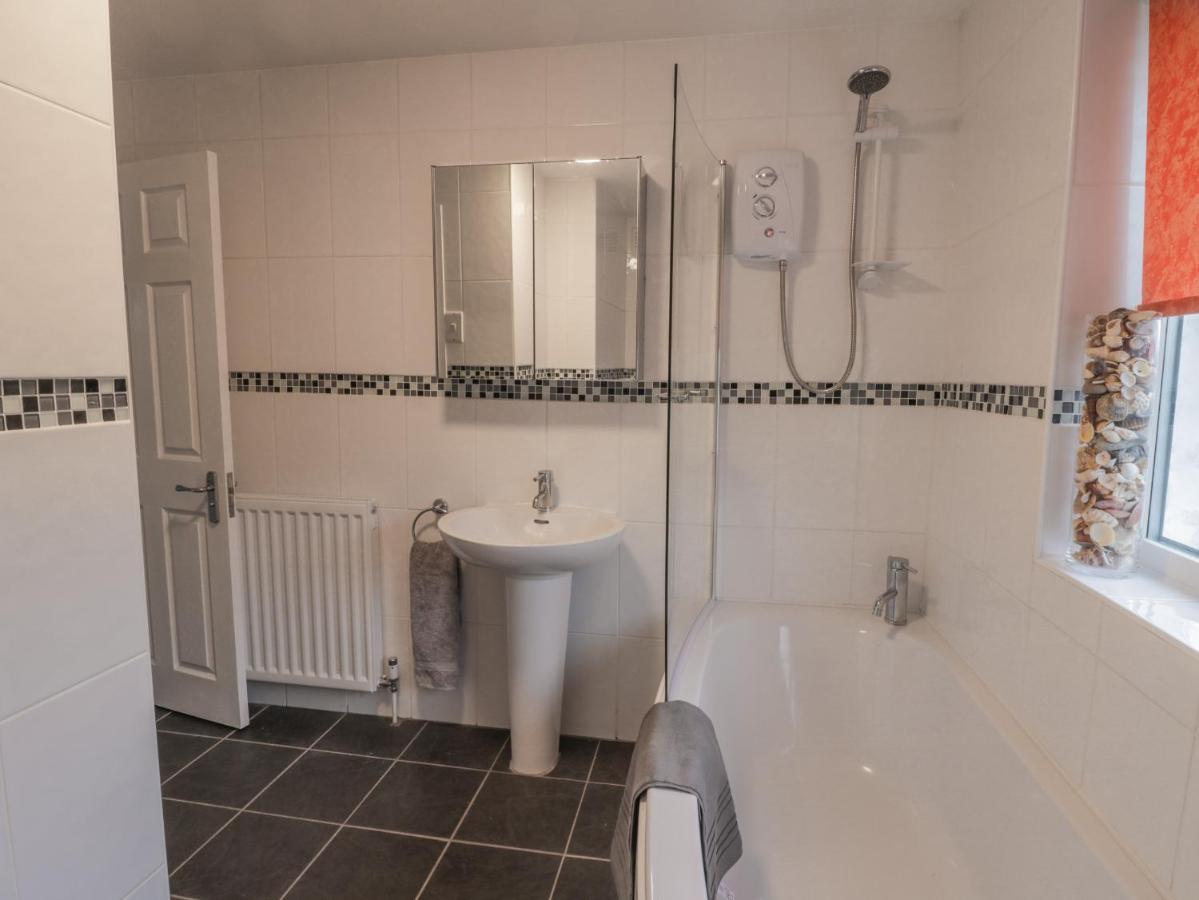 Sea Change Whitby Ngoại thất bức ảnh