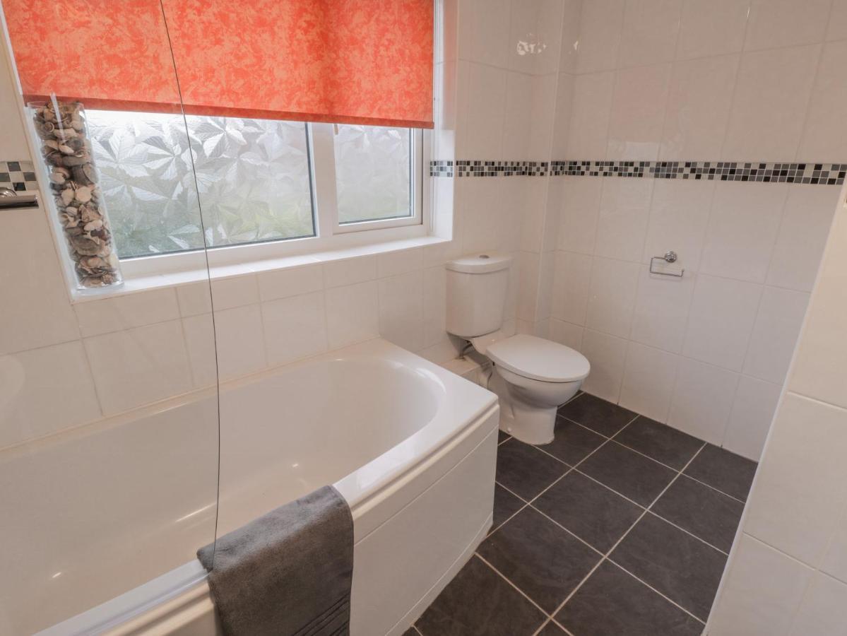 Sea Change Whitby Ngoại thất bức ảnh